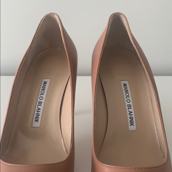 Manolo Blahnik BB 90 Leather Pumps - Picture 10 of 14